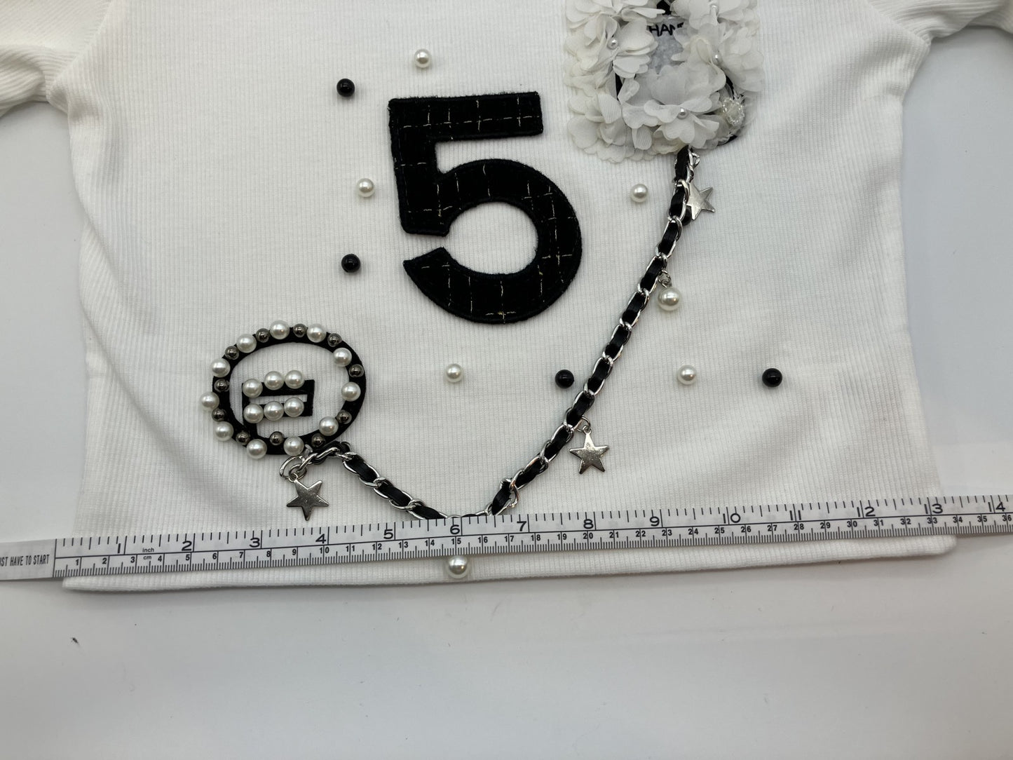 [Good condition / Model wearing image included] Cropped T-shirt & wrap-style skirt pants set / Short-sleeved bejeweled top + short-pants-style skirt / Korean-style outfit /