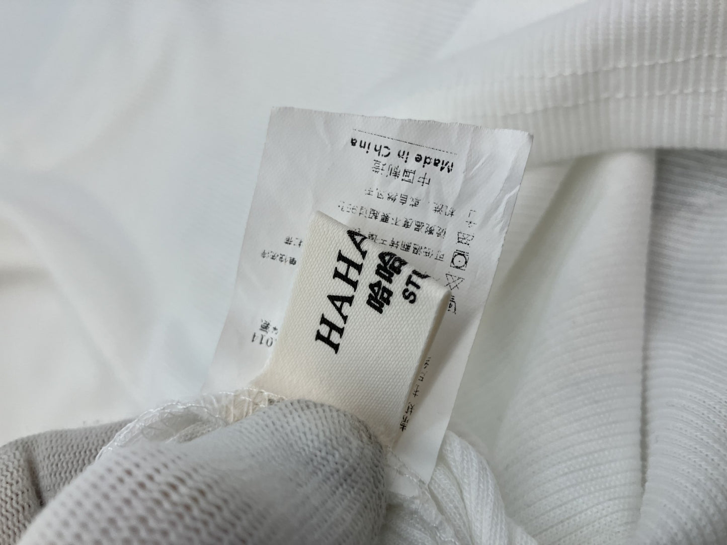 [Good condition / Model wearing image included] Cropped T-shirt & wrap-style skirt pants set / Short-sleeved bejeweled top + short-pants-style skirt / Korean-style outfit /