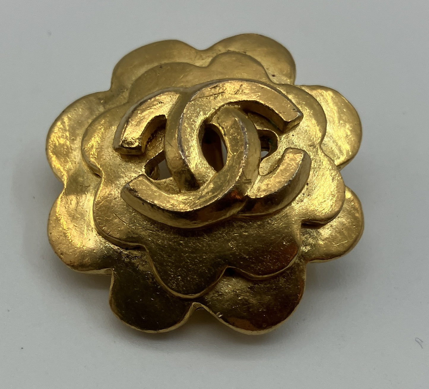 CHANEL 96P Camellia CC Gold-Tone Clip-On Earring Single 3cm Vintage