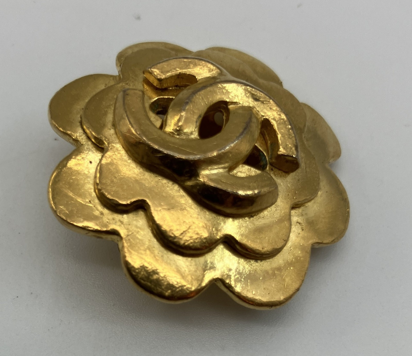 CHANEL 96P Camellia CC Gold-Tone Clip-On Earring Single 3cm Vintage