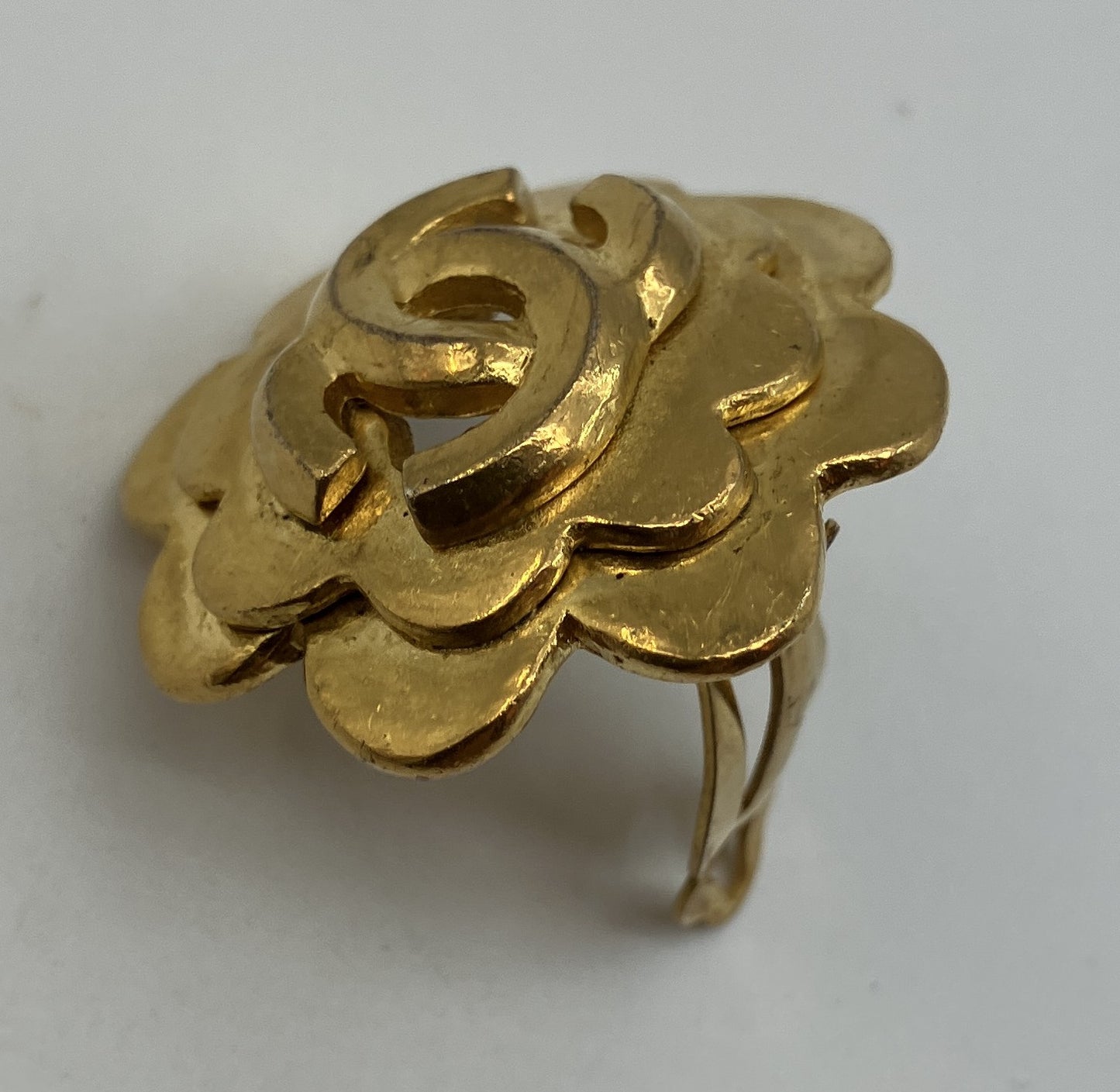 CHANEL 96P Camellia CC Gold-Tone Clip-On Earring Single 3cm Vintage