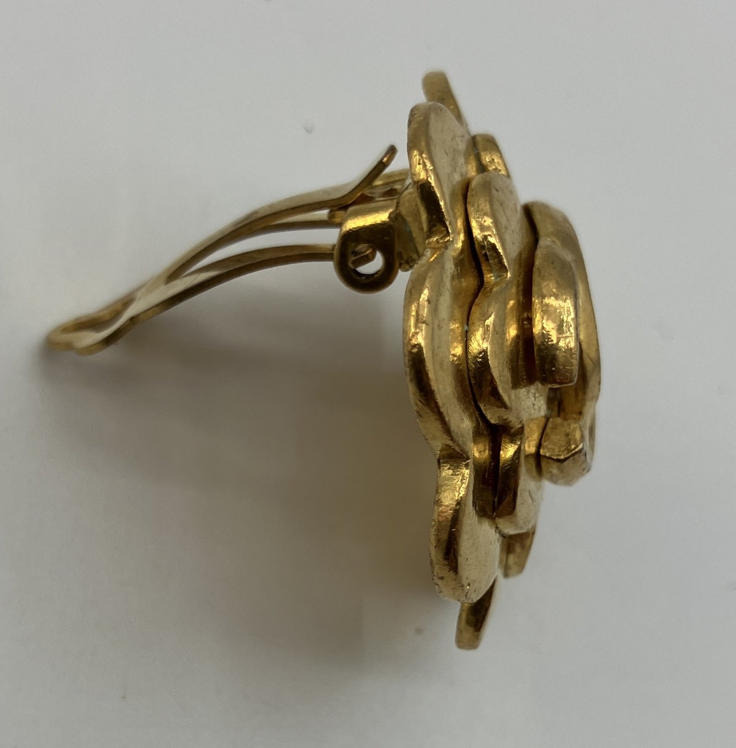 CHANEL 96P Camellia CC Gold-Tone Clip-On Earring Single 3cm Vintage