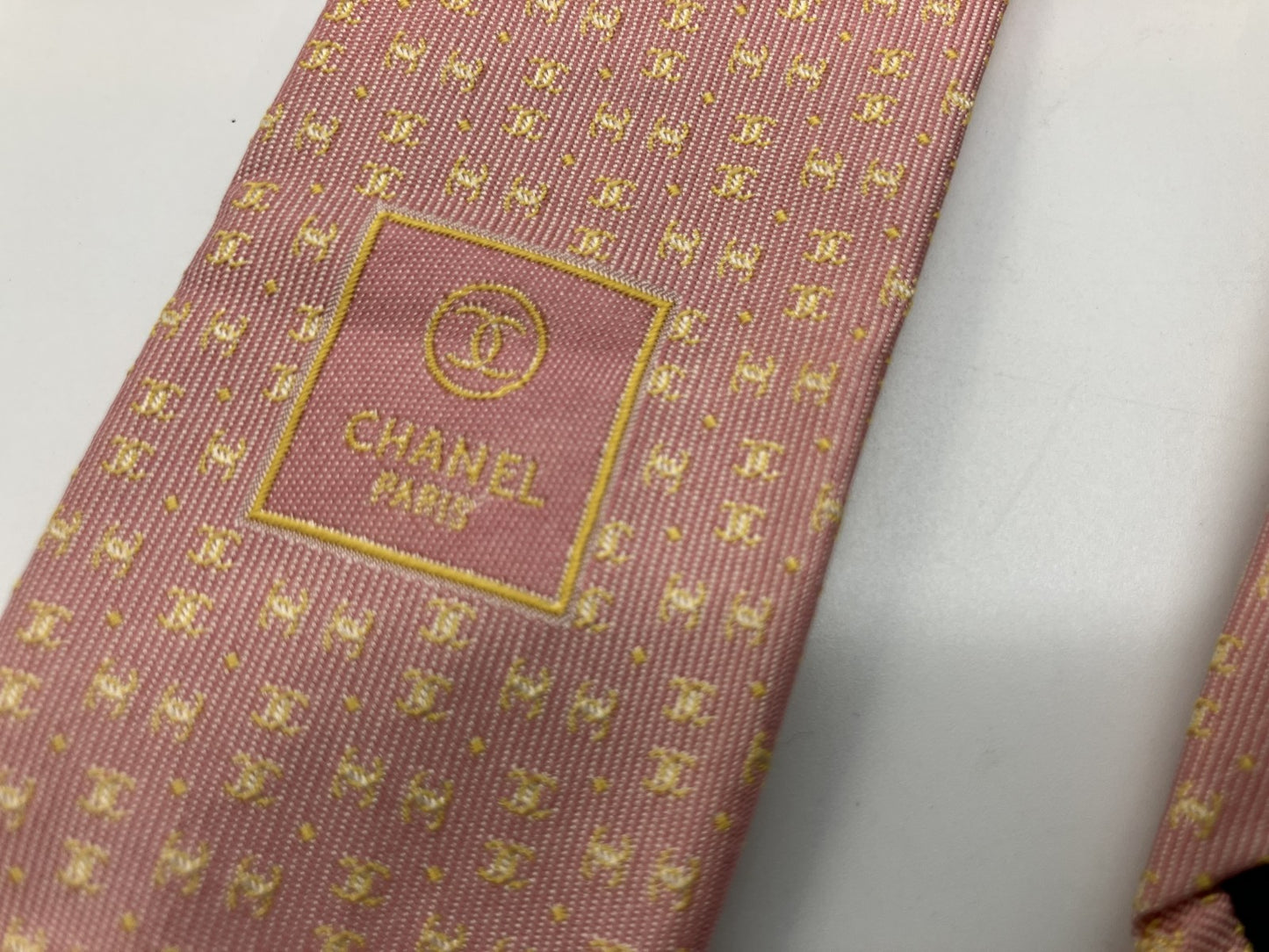 CHANEL Tie - 9.5 cm (3.74 inch) Wide - Pink -