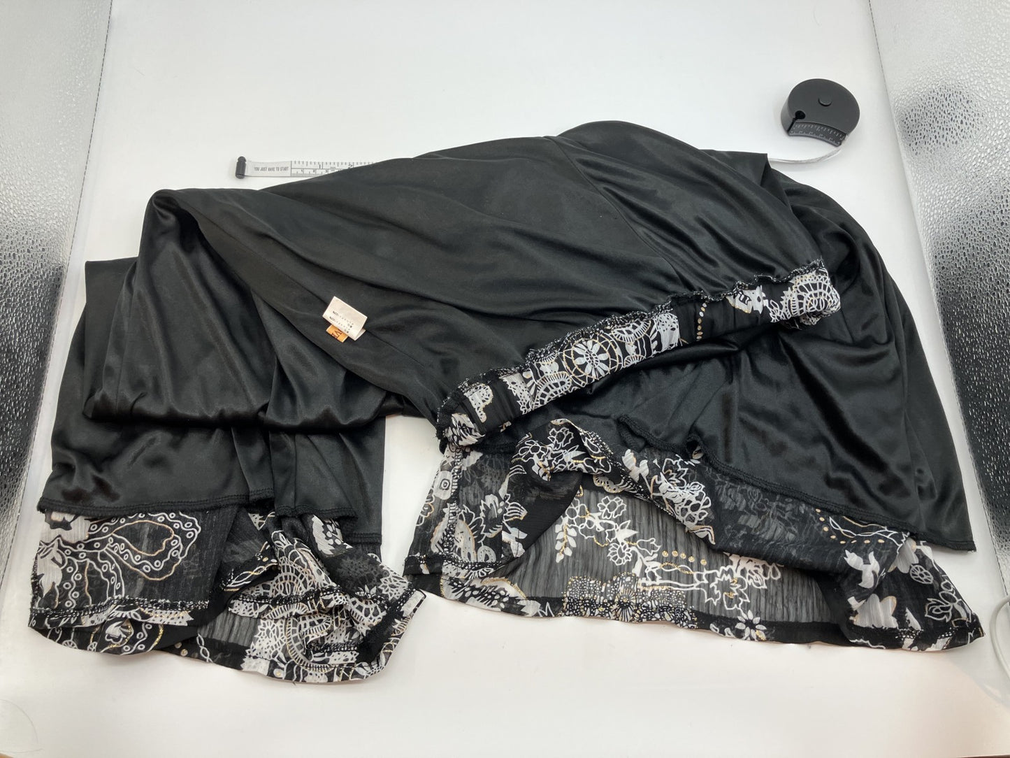 Wearing image included ◁EIvory crop top & lace pattern wide pants 2-piece set