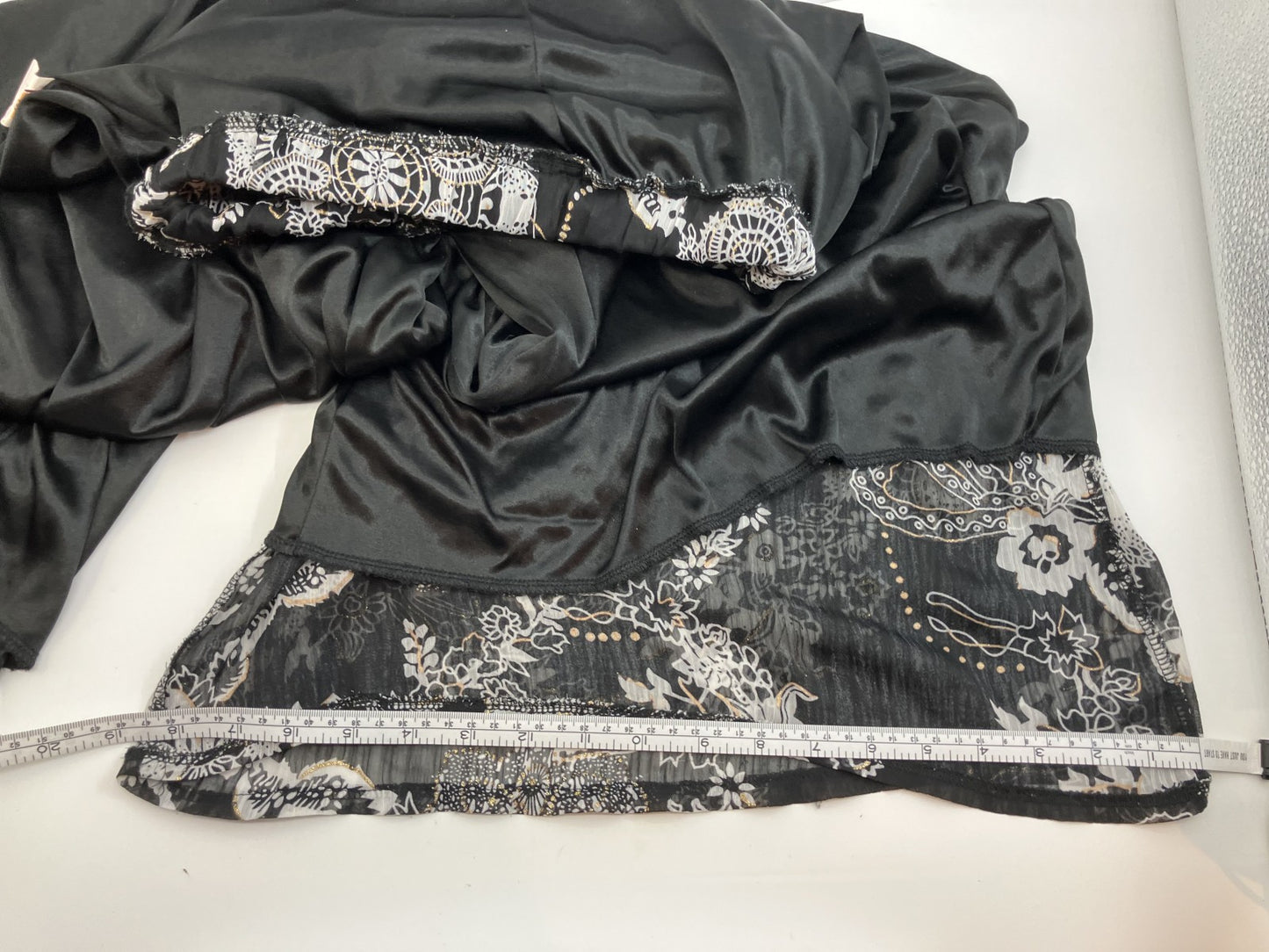 Wearing image included ◁EIvory crop top & lace pattern wide pants 2-piece set