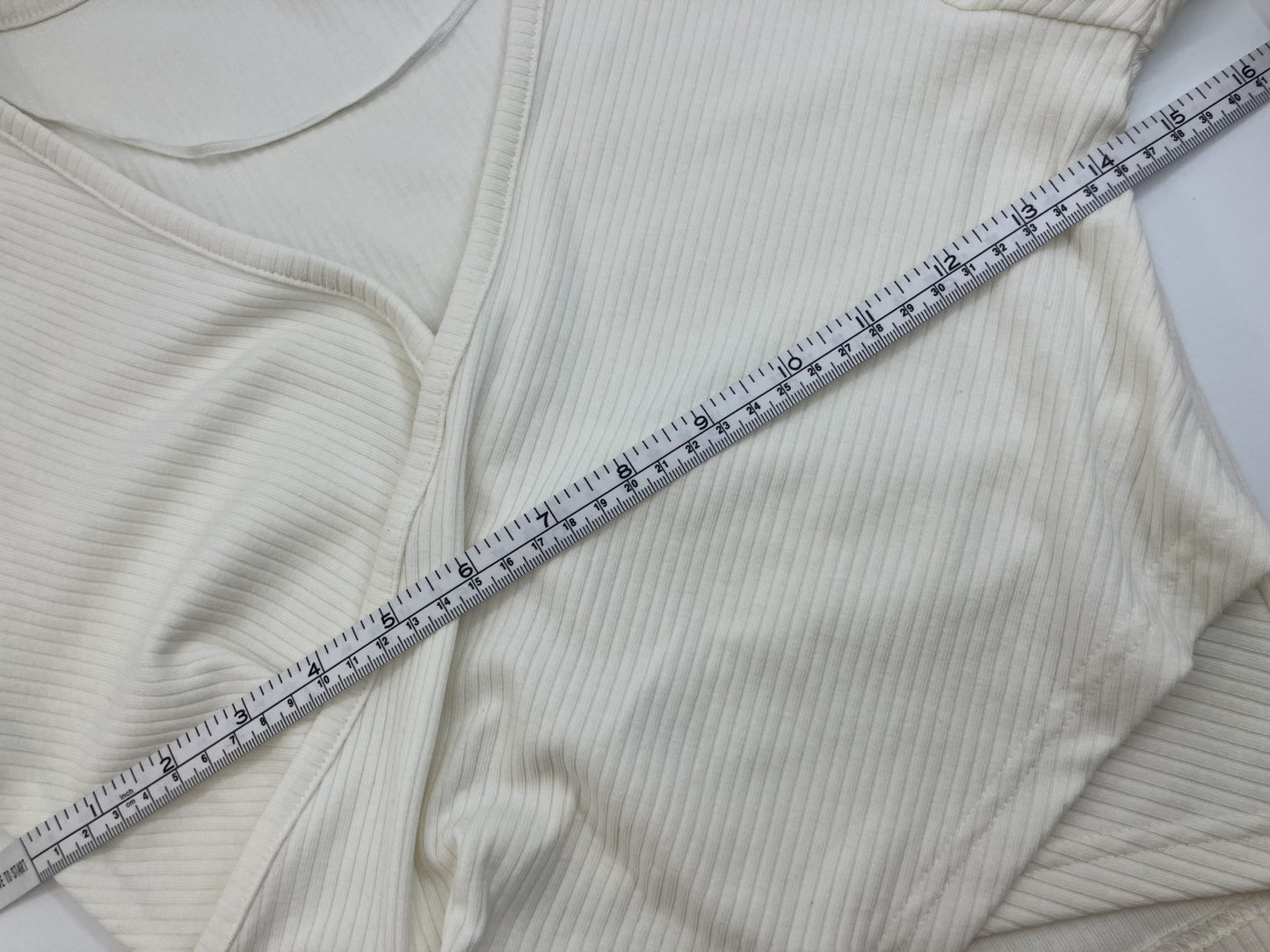 Wearing image included ◁EIvory crop top & lace pattern wide pants 2-piece set