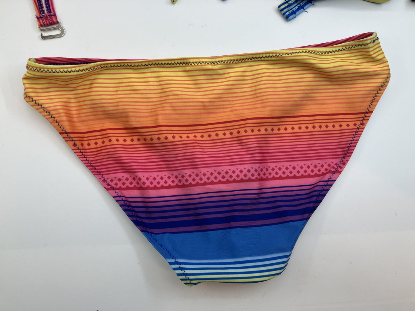[Beautiful item] Rainbow Pattern Bikini Top and Bottom + See-through Wrap Skirt 3-piece set (Size 1X)