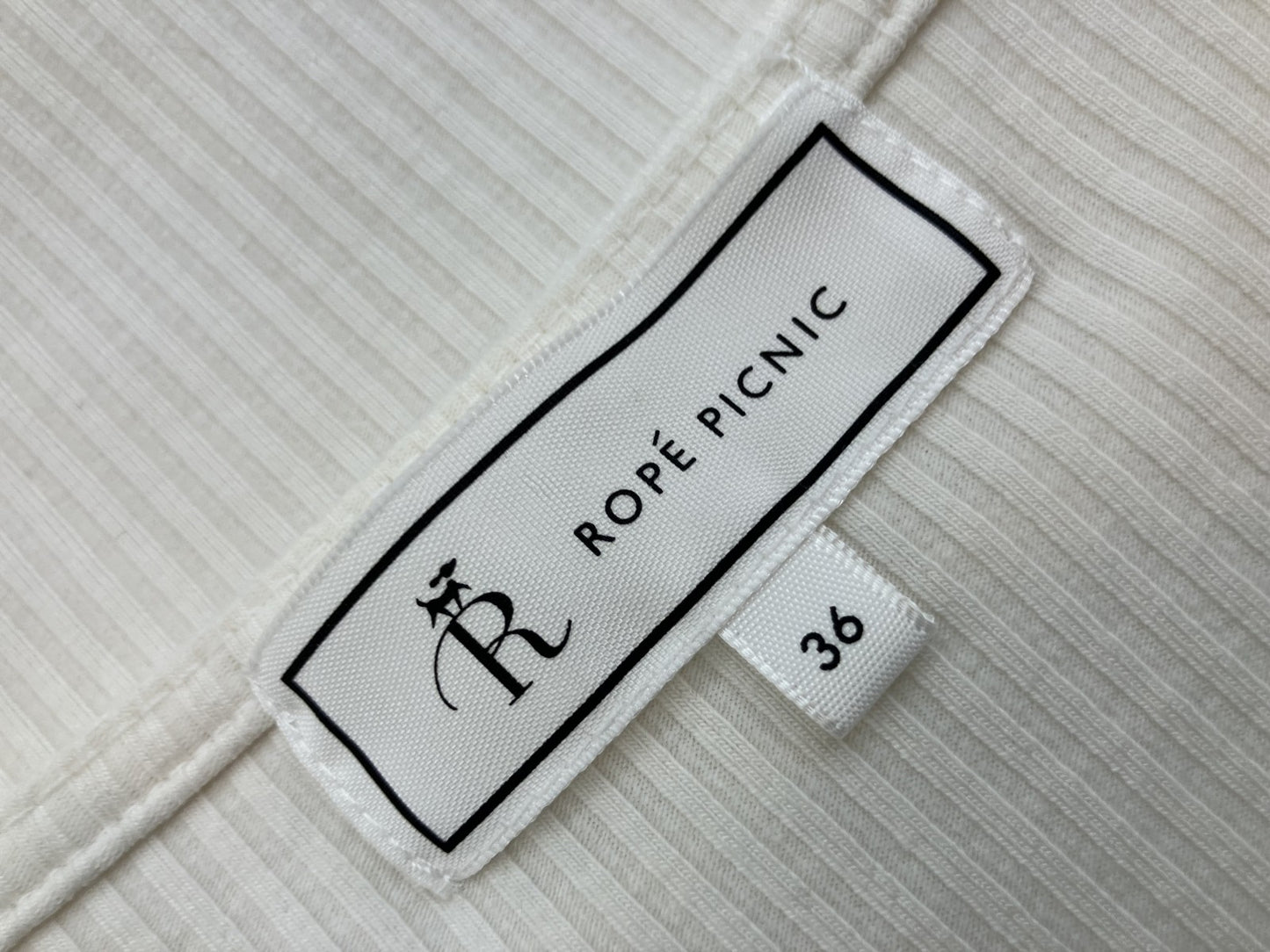 ROPE PICNIC White Top Size 36 (Bust 37-17.7") + Beige A-line Skirt Size L (Waist 33-15.7") Set Up with Wearing Pictures Lined Beautiful Simple Coordination Follow 5%