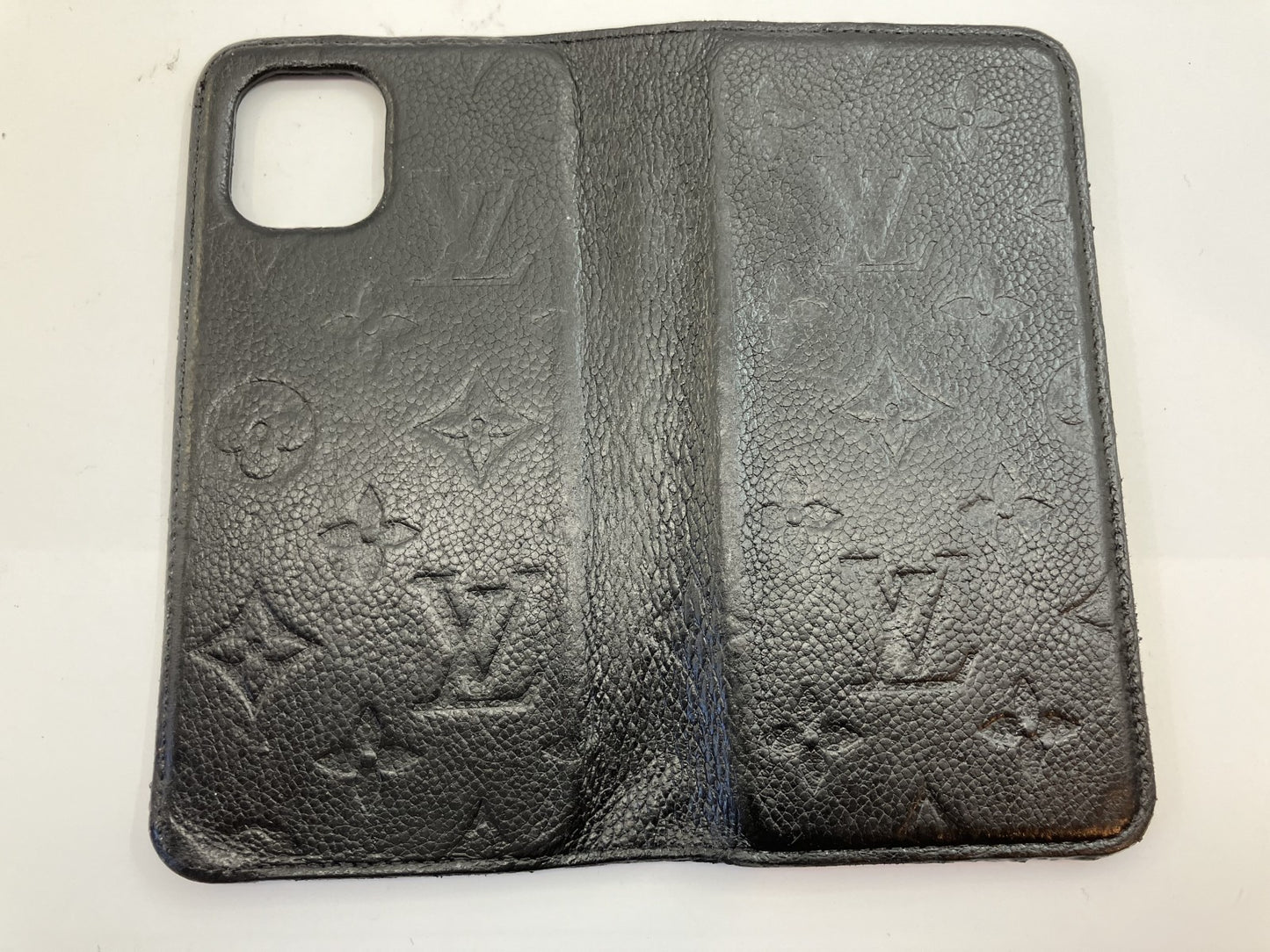 LOUIS VUITTON M69709 Empreinte iPhone 11, 12, 13, 14, 15 Smartphone Case Box and Bag Included Free Shipping 