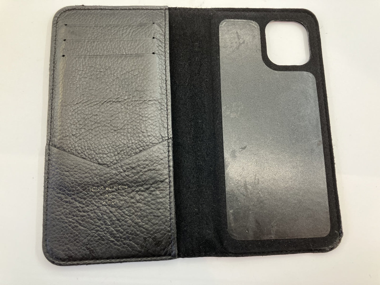 เคสสมาร์ทโฟน LOUIS VUITTON M69709 Empreinte สำหรับ iPhone 11, 12, 13, 14, 15 พร้อมกล่องและกระเป๋า จัดส่งฟรี 