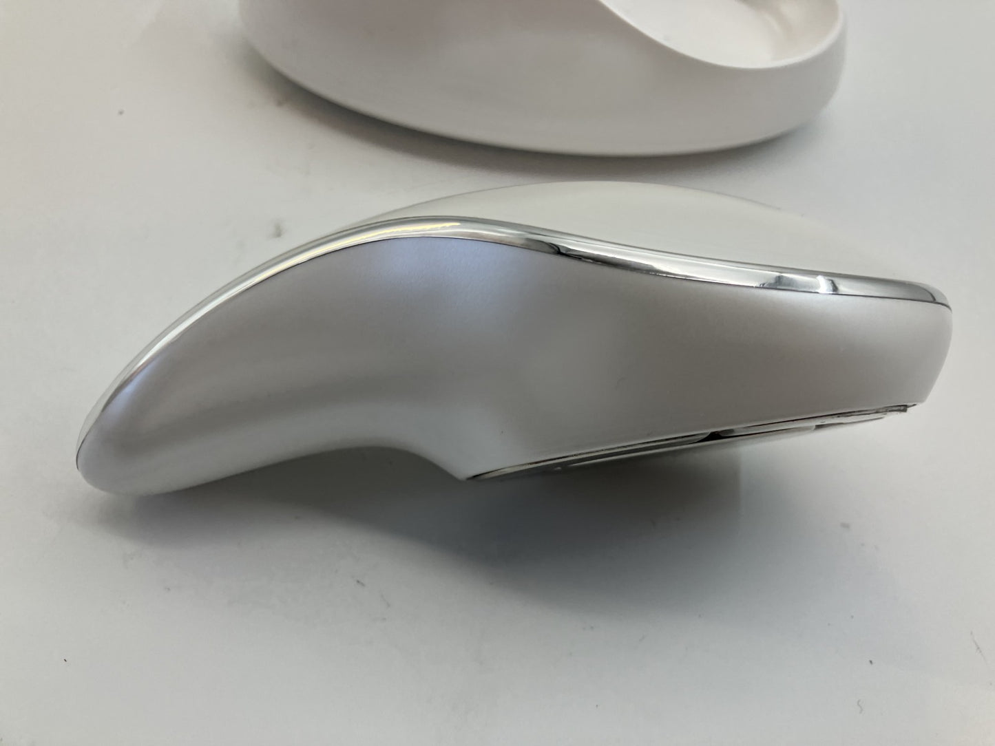 ME Lavon Facial Beauty Device Box and cord included Produced by IKKO