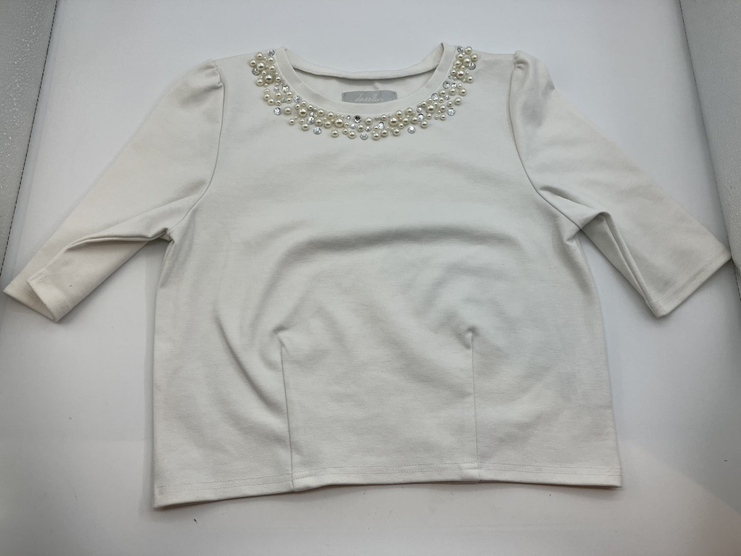 Stripe Pattern Wide Pants & Pearl Top Set Try-on Image Available