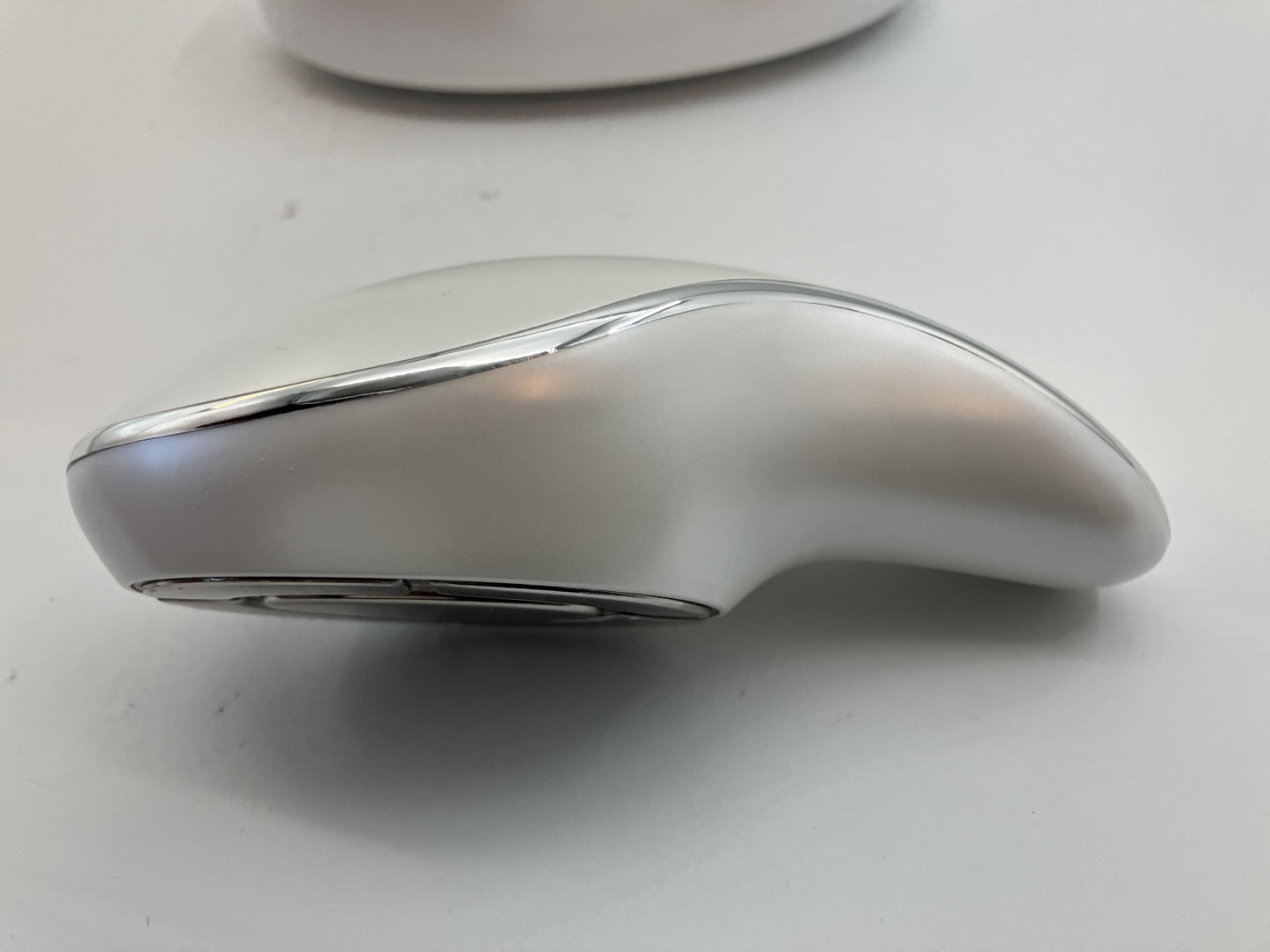 ME Lavon Facial Beauty Device Box and cord included Produced by IKKO