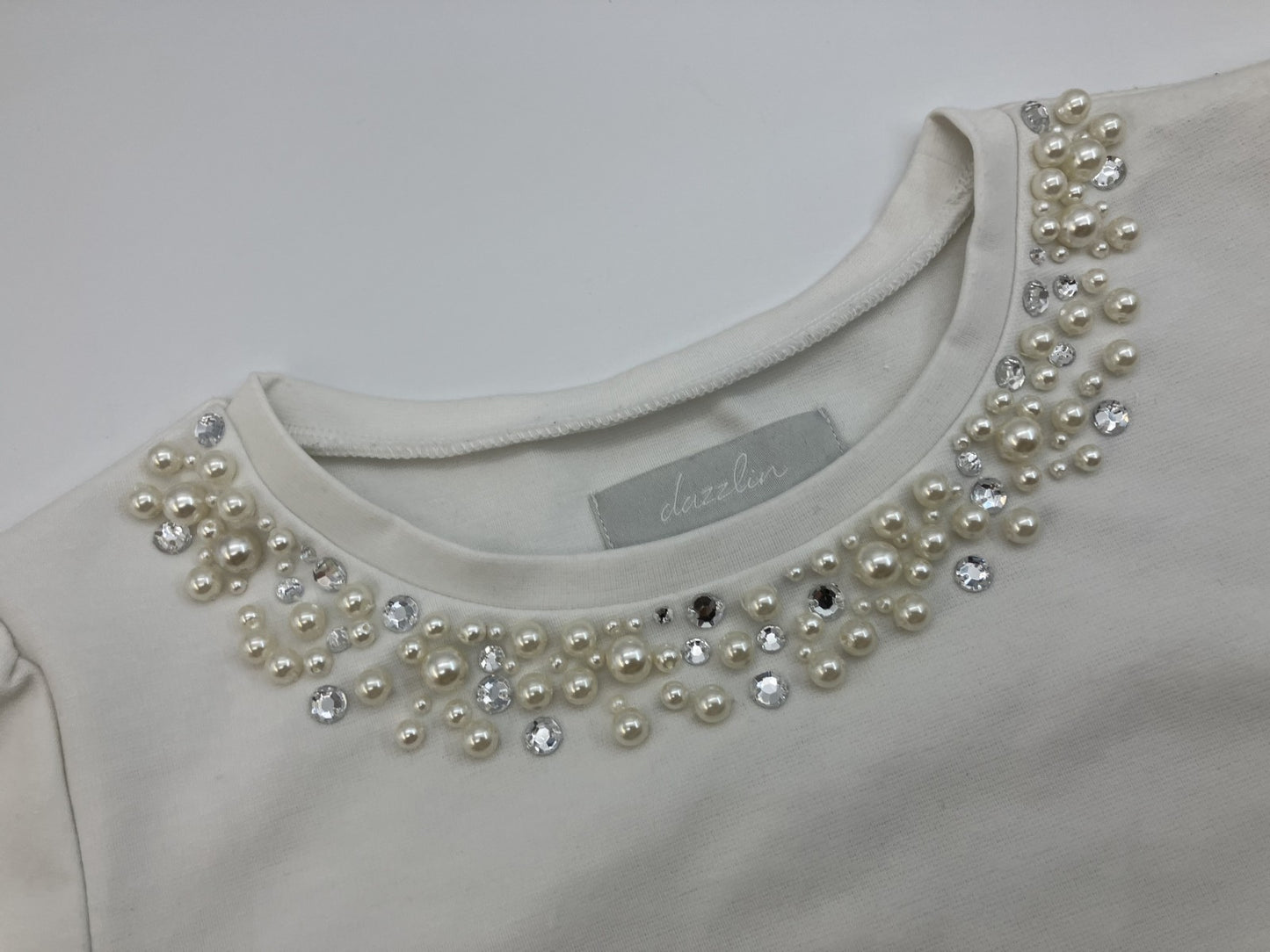 Stripe Pattern Wide Pants & Pearl Top Set Try-on Image Available