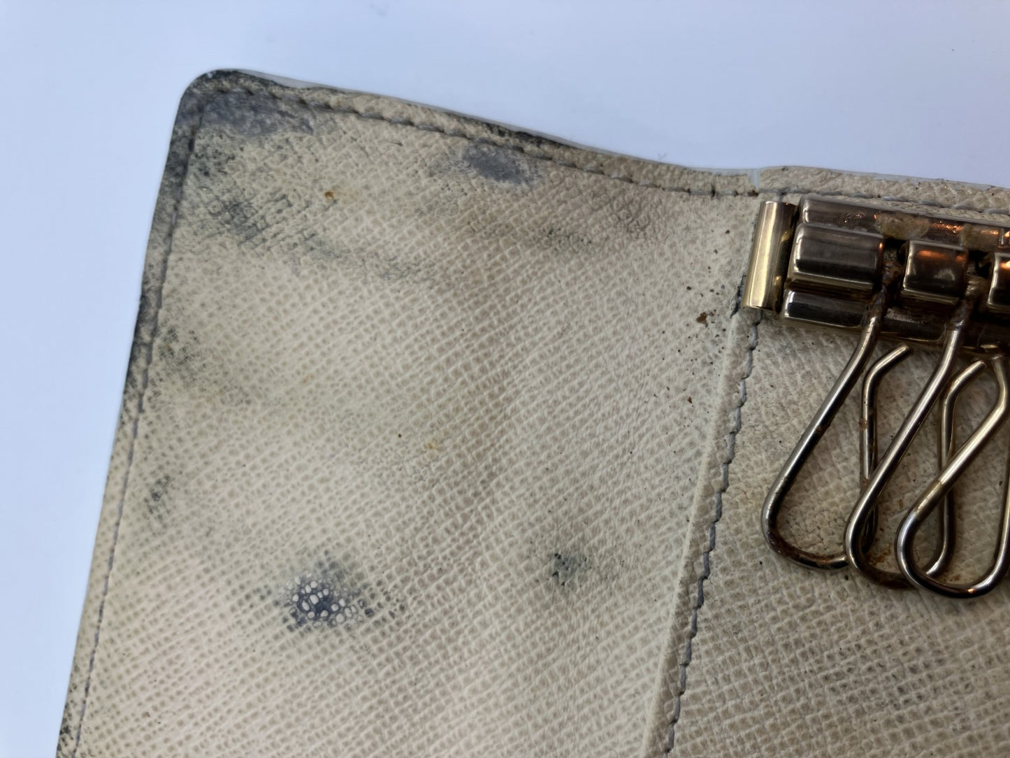 Louis Vuitton Damier Azur Multiclﾃｩs 6 Key Holder N61745 - CT2068 -