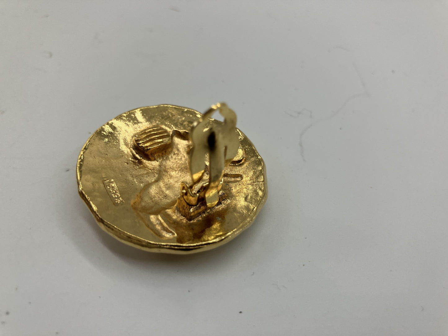 CHANEL 93A Lion Motif Clip Earring Gold Large 3.7cm Single Vintage