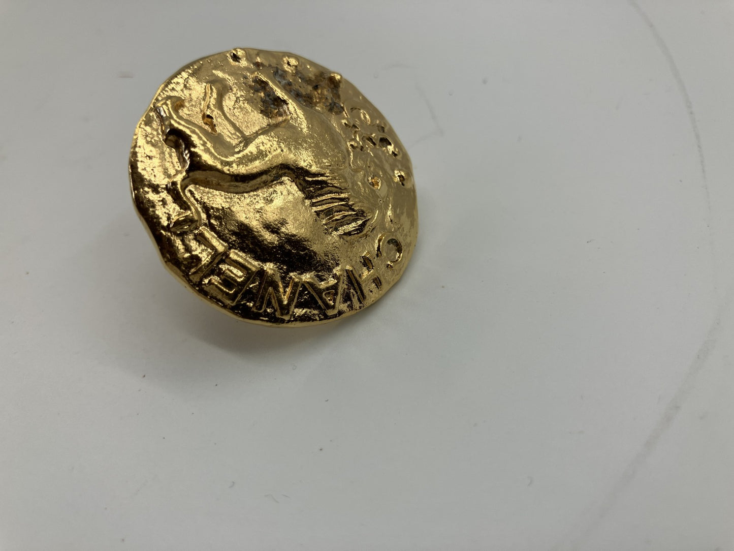 CHANEL 93A Lion Motif Clip Earring Gold Large 3.7cm Single Vintage