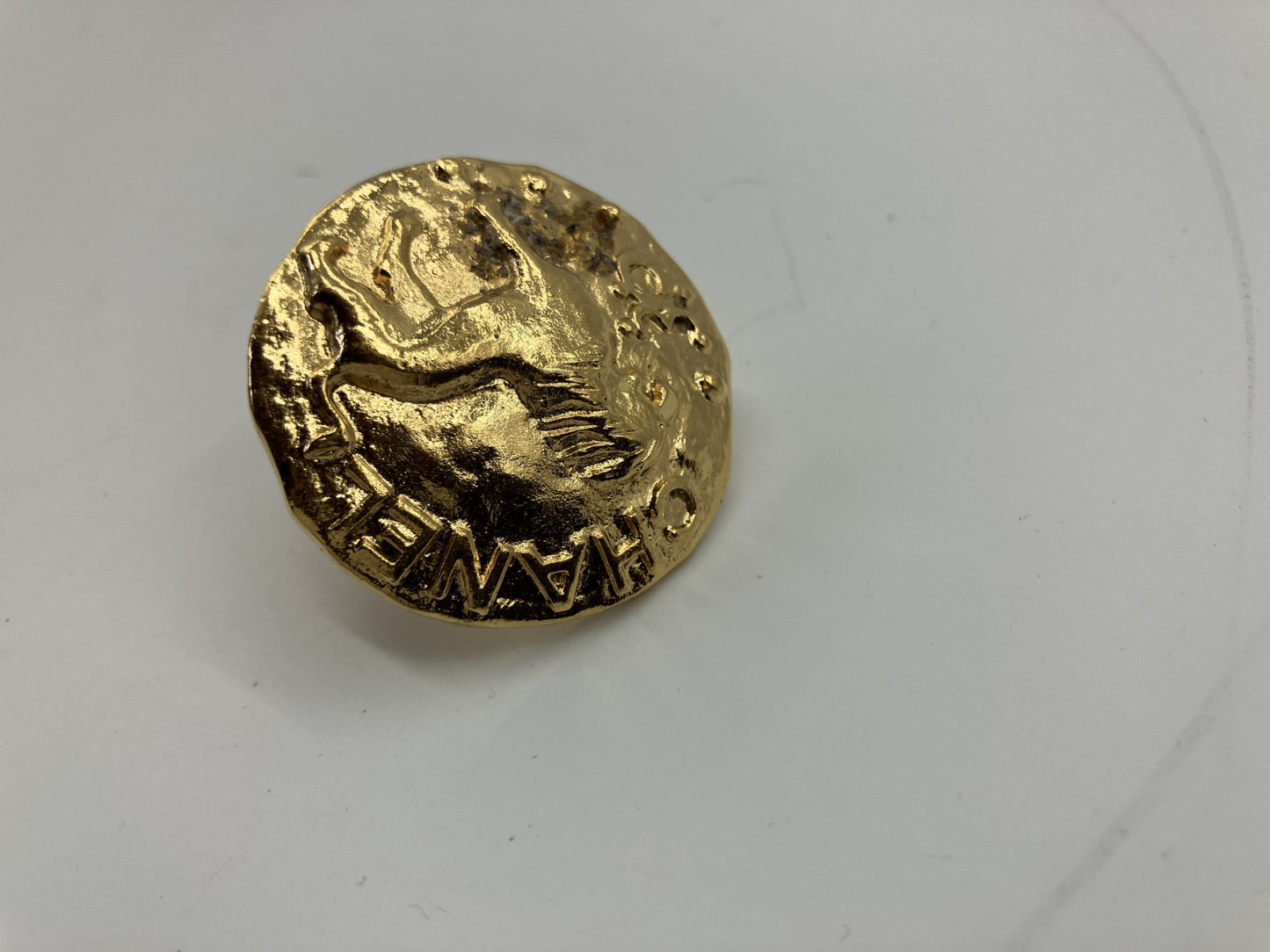 CHANEL 93A Lion Motif Clip Earring Gold Large 3.7cm Single Vintage