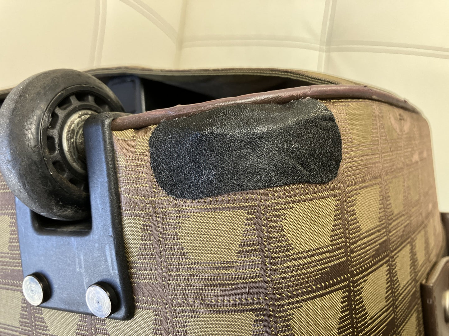 CHANEL New Travel Carry-on Suitcase, 45cm (height) x 40cm (length) x 20cm (width) (excluding fixed handle), Nylon SVMetal, Khaki x Brown, 7277067