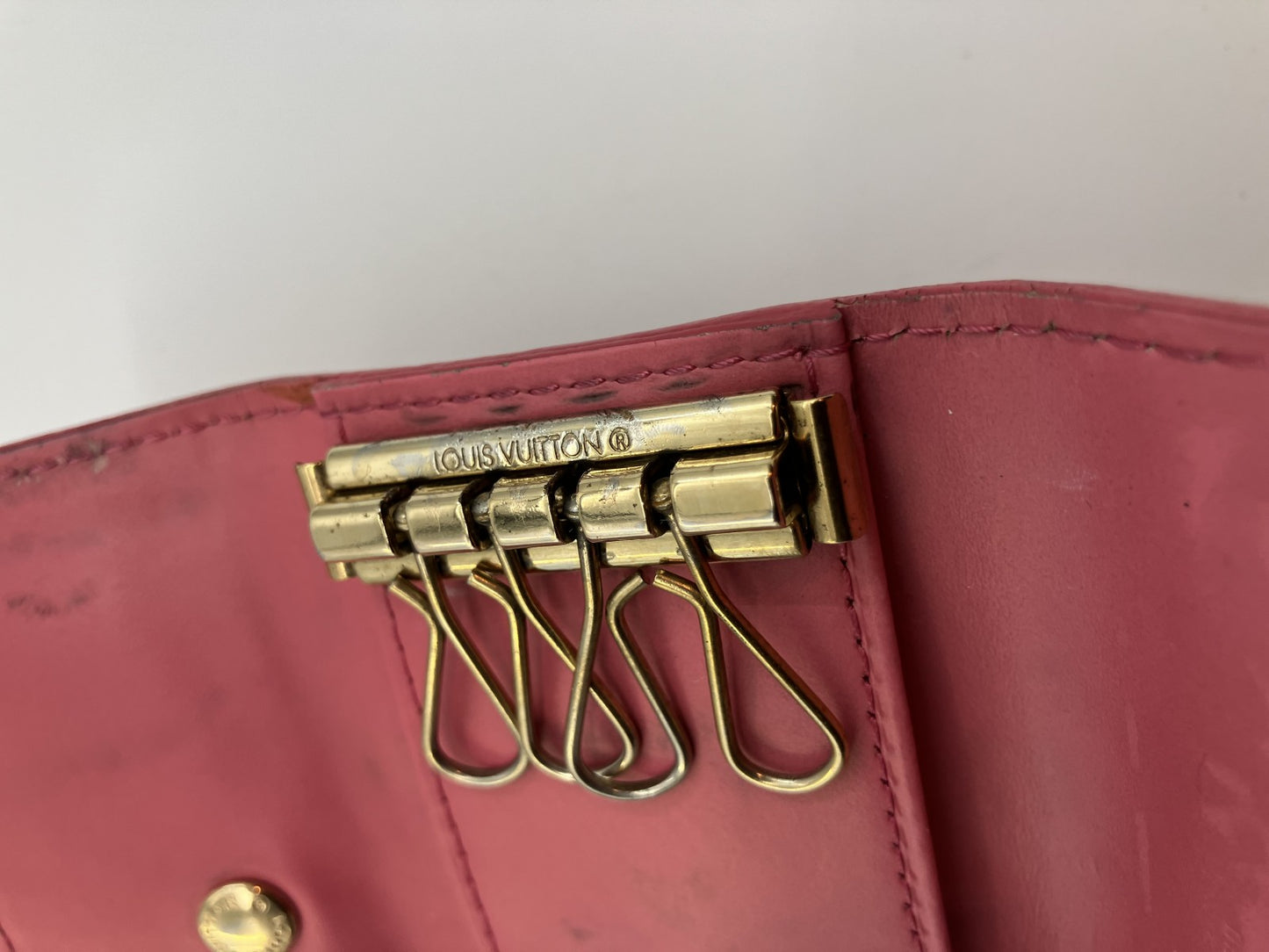 Louis Vuitton Monogram Vernis Multiclﾃｩs 4 Pomme d'Amour Key Case (4 Hooks) M91976 -