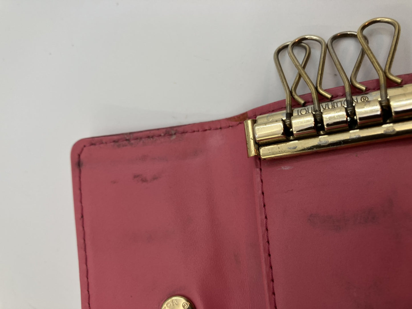 Louis Vuitton Monogram Vernis Multiclﾃｩs 4 Pomme d'Amour Key Case (4 Hooks) M91976 -