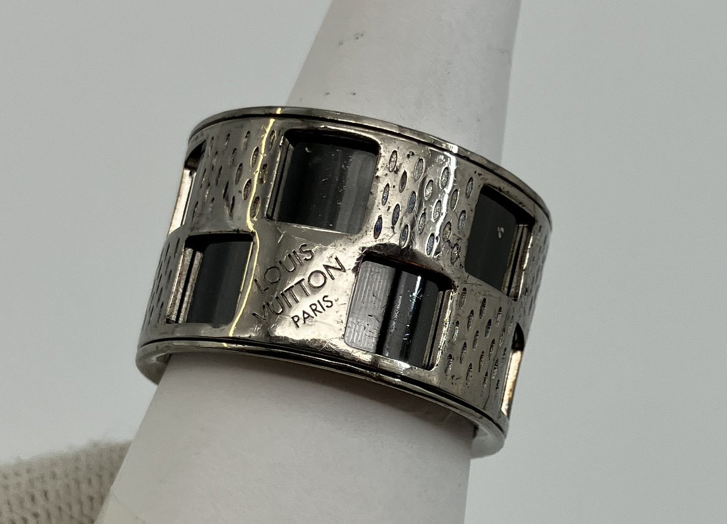 Louis Vuitton M64241 Bague Damier Perforﾃｩ Ring Size L (JP 21) (EU 61) (US 10) - Silver & Black -