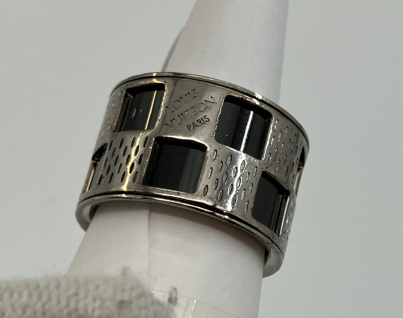Louis Vuitton M64241 Bague Damier Perforﾃｩ Ring Size L (JP 21) (EU 61) (US 10) - Silver & Black -