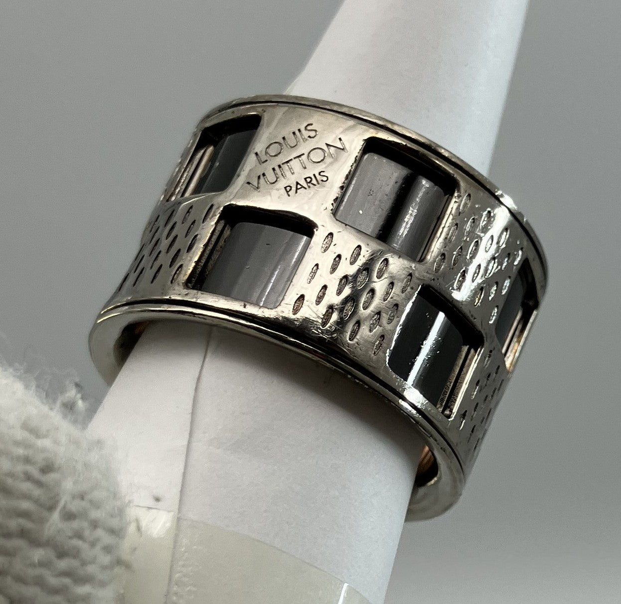 Louis Vuitton M64241 Bague Damier Perforﾃｩ Ring Size L (JP 21) (EU 61) (US 10) - Silver & Black -