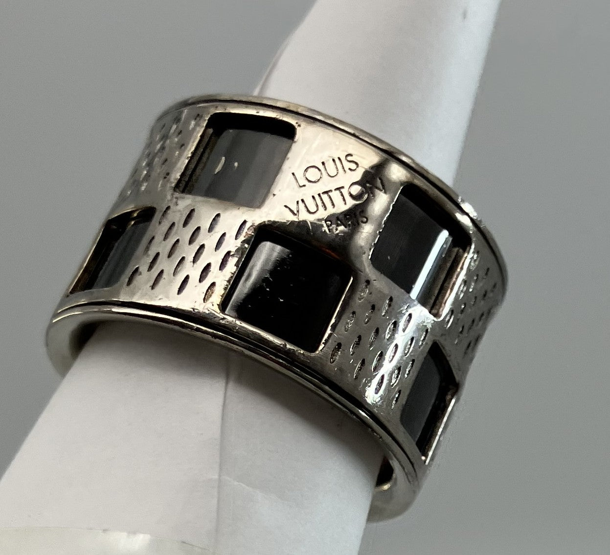 Louis Vuitton M64241 Bague Damier Perforﾃｩ Ring Size L (JP 21) (EU 61) (US 10) - Silver & Black -