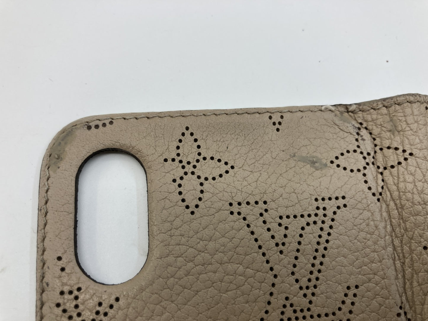 Louis Vuitton Mahina iPhone X/XS Folio Case Beige M68886 Leather Made in Spain