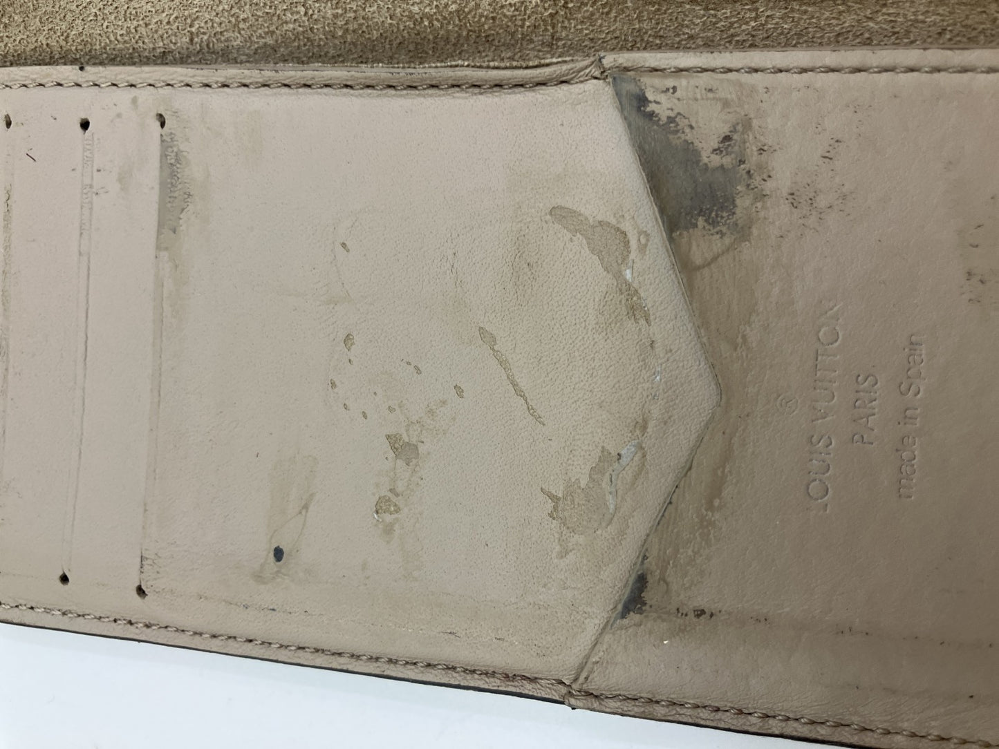 Louis Vuitton Mahina iPhone X/XS Folio Case Beige M68886 Leather Made in Spain