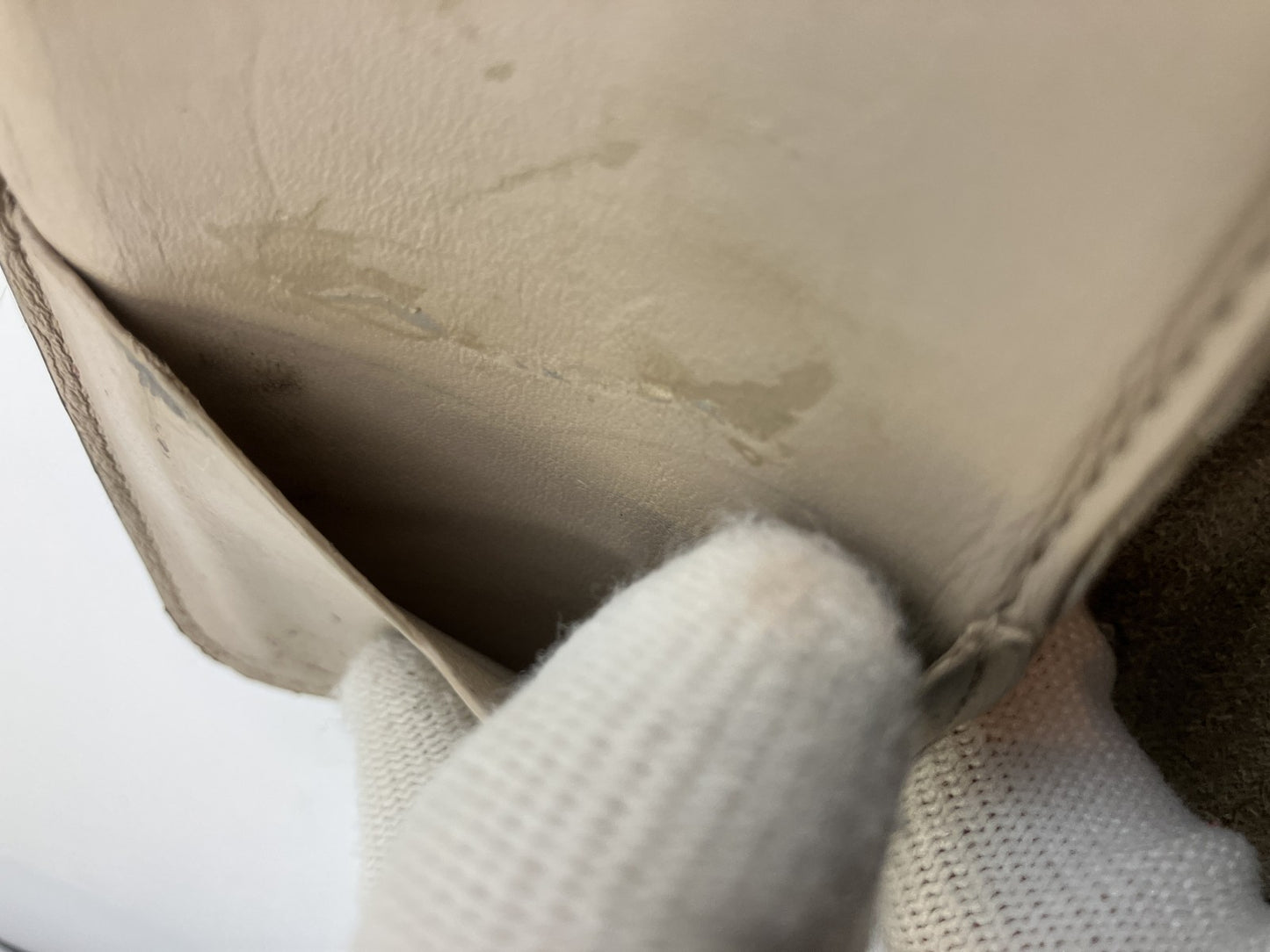 Louis Vuitton Mahina iPhone X/XS Folio Case Beige M68886 Leather Made in Spain