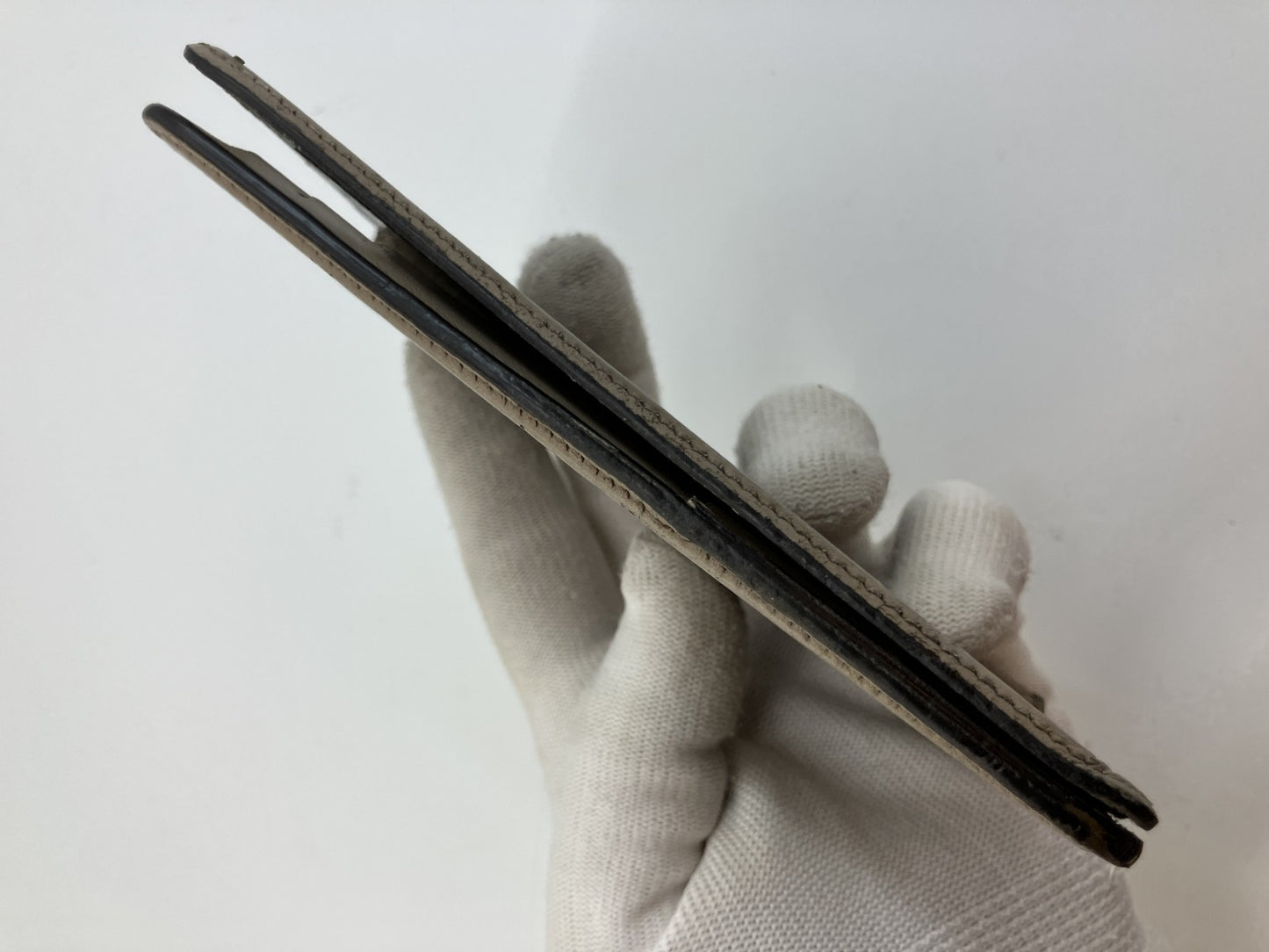 Louis Vuitton Mahina iPhone X/XS Folio Case Beige M68886 Leather Made in Spain