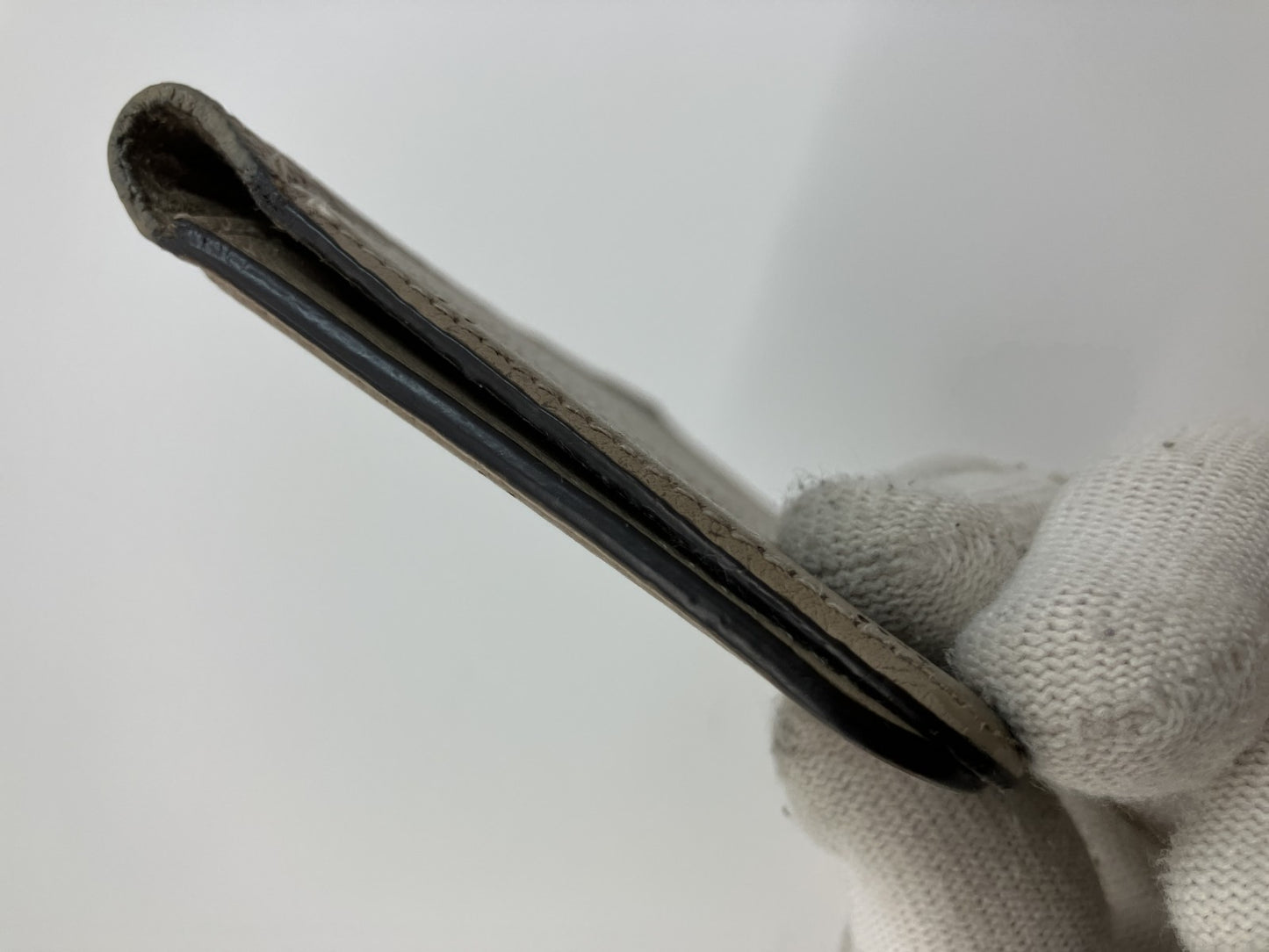 Louis Vuitton Mahina iPhone X/XS Folio Case Beige M68886 Leather Made in Spain