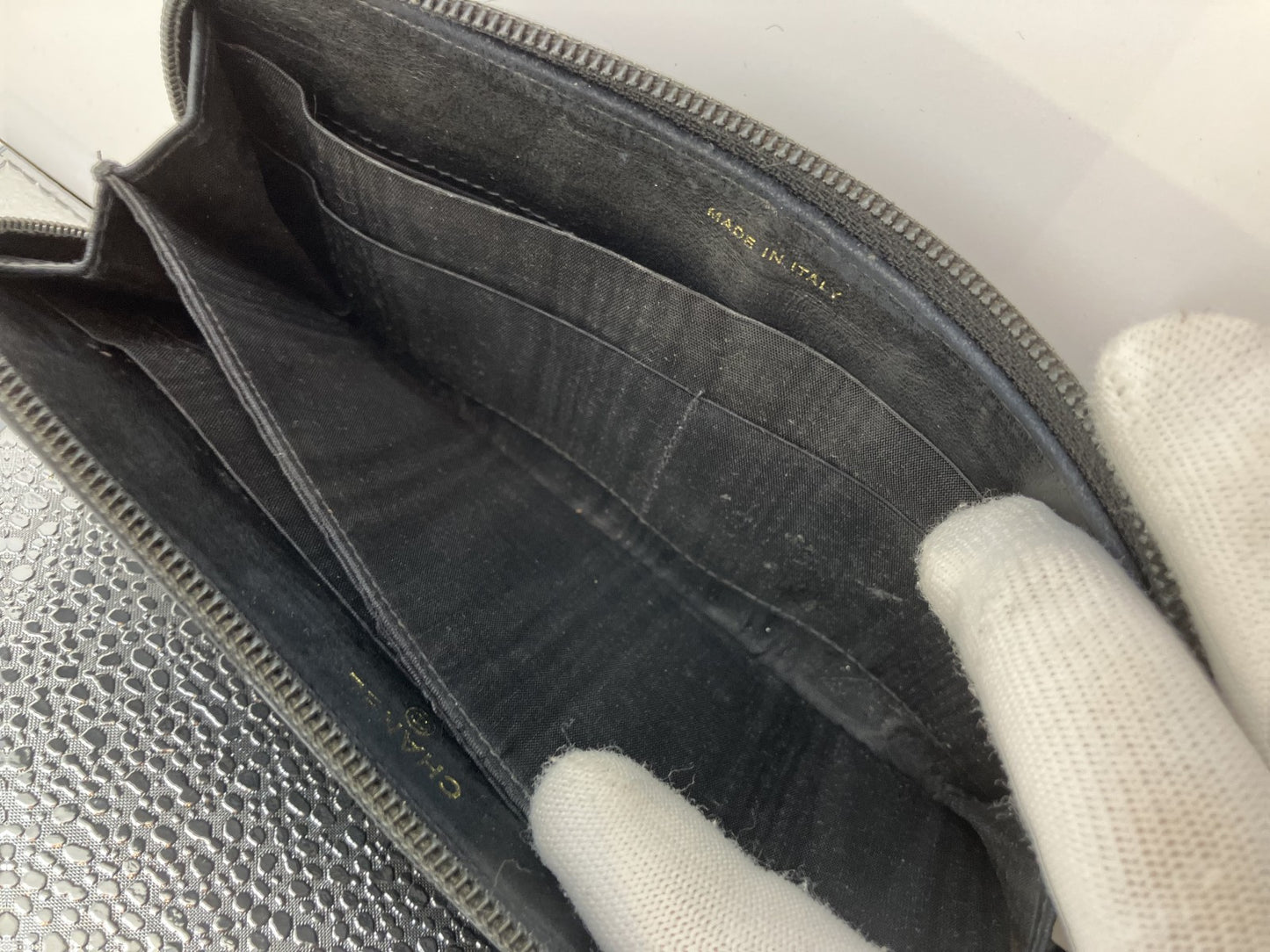 Chanel Caviar Skin Purse Zip Seal (No. 8) Black 20x10cm