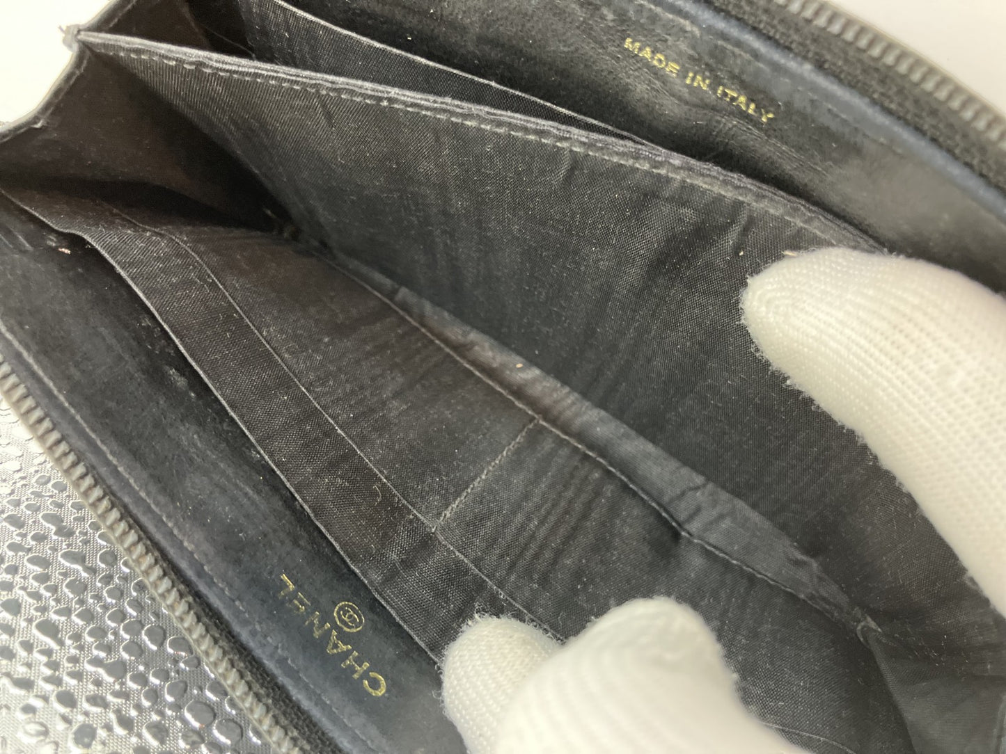 Chanel Caviar Skin Purse Zip Seal (No. 8) Black 20x10cm