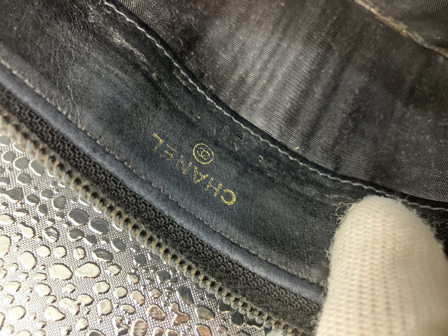 Chanel Caviar Skin Purse Zip Seal (No. 8) Black 20x10cm