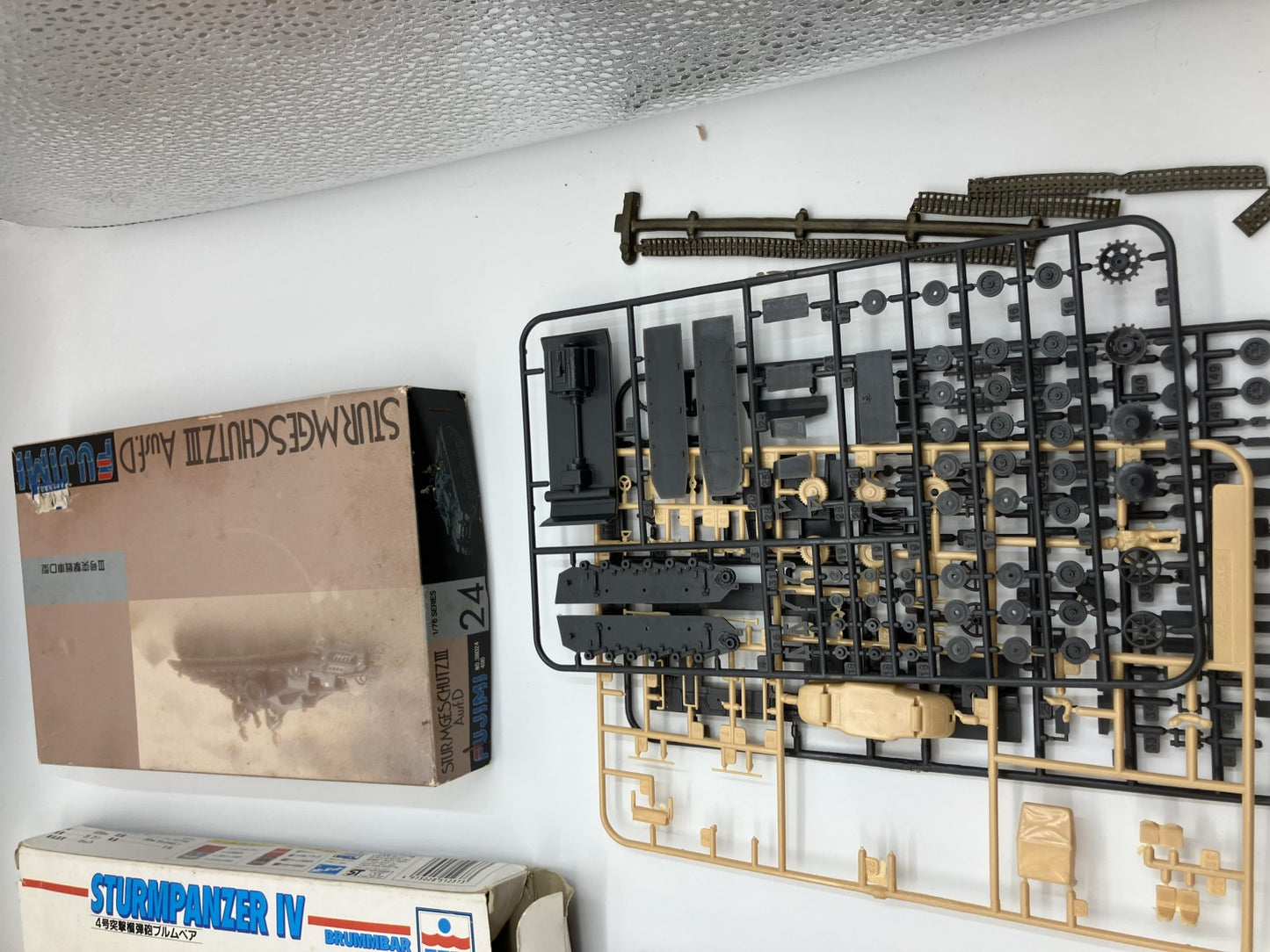 FUJIMI (1 item) & ESCI (3 Unopened Items) 1/72 King Tiger and Other Retro Plastic Model Set -