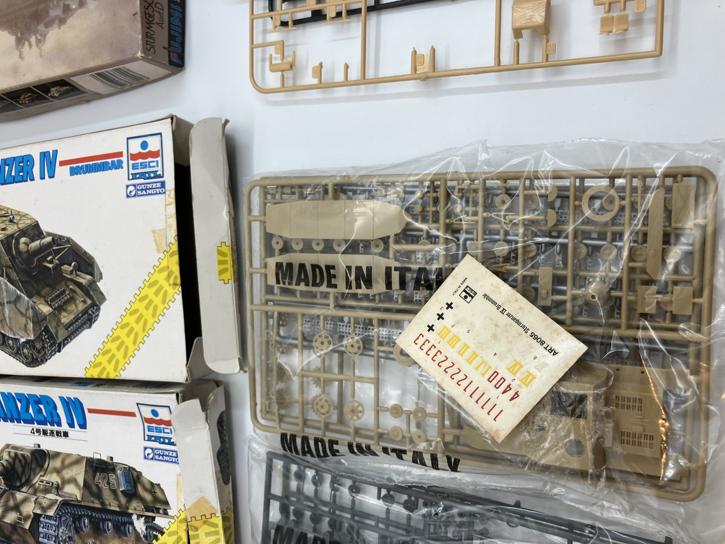 FUJIMI (1 item) & ESCI (3 Unopened Items) 1/72 King Tiger and Other Retro Plastic Model Set -