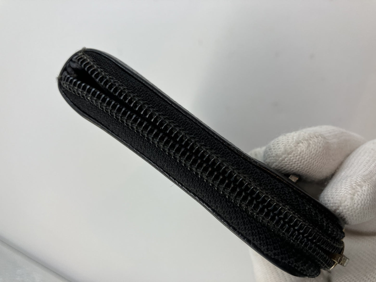 Chanel Caviar Skin Purse Zip Seal (No. 8) Black 20x10cm