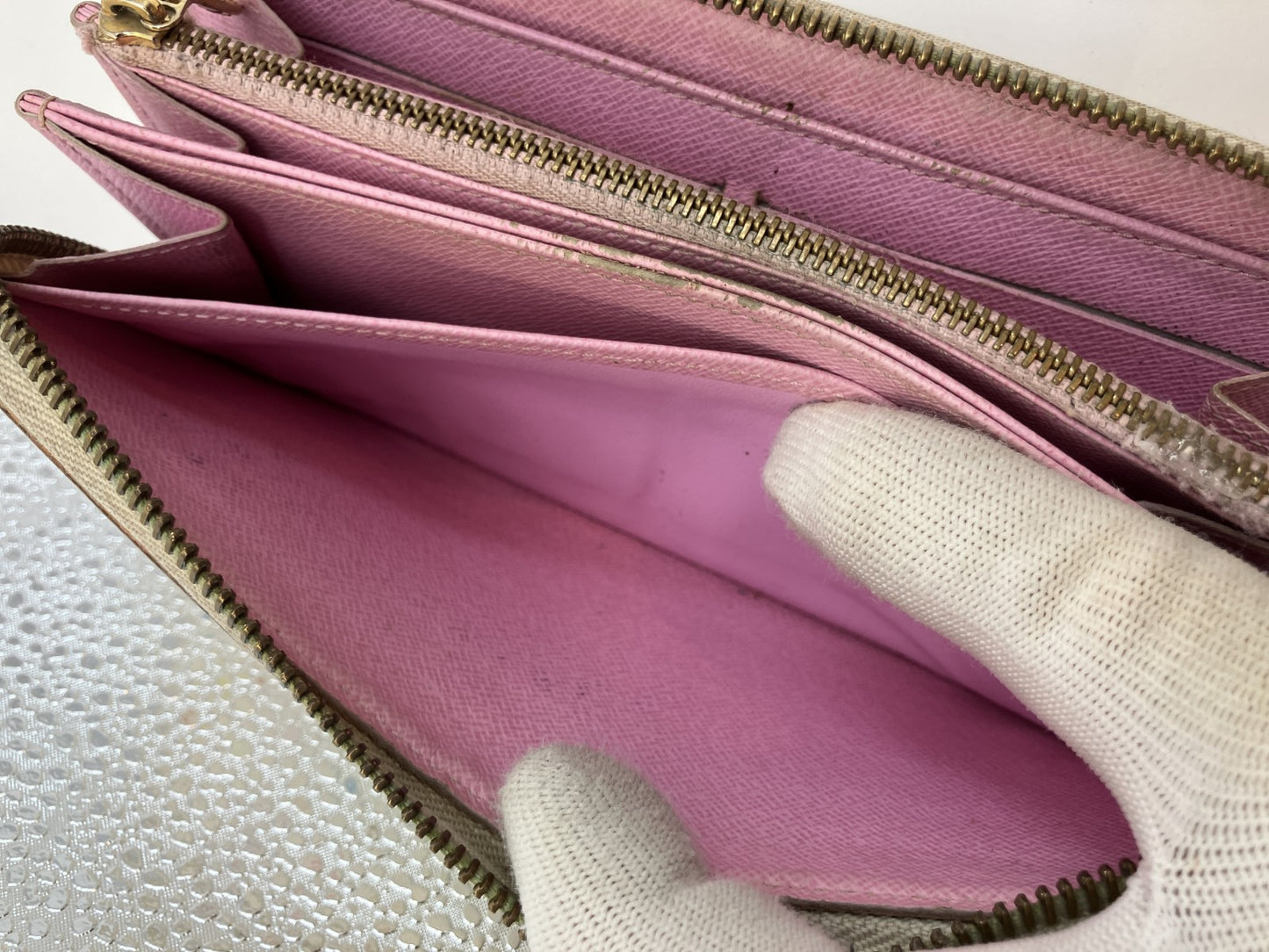 Louis Vuitton Multicolor Zippy Wallet White x Pink Long Purse M60241 Spain Made