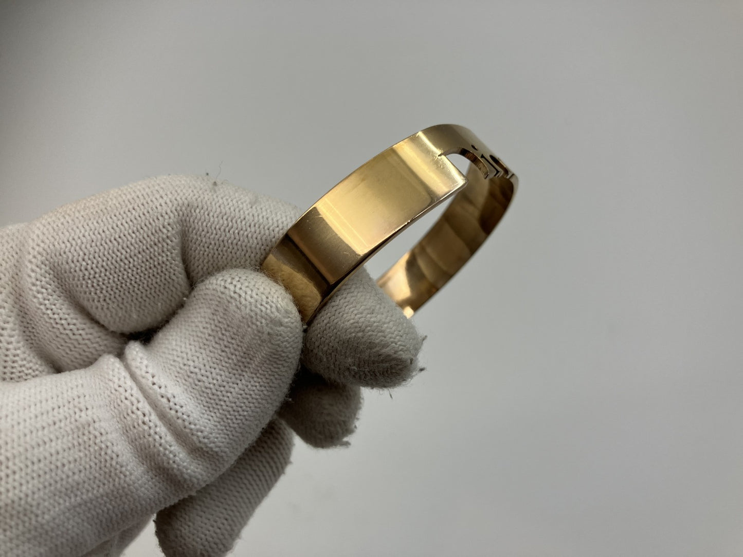 クリスチャンディオール 6.6×5.6ｃｍ（ (2.60×2.20インチ) ） バングル ブレスレット GP ゴールド 送料無料