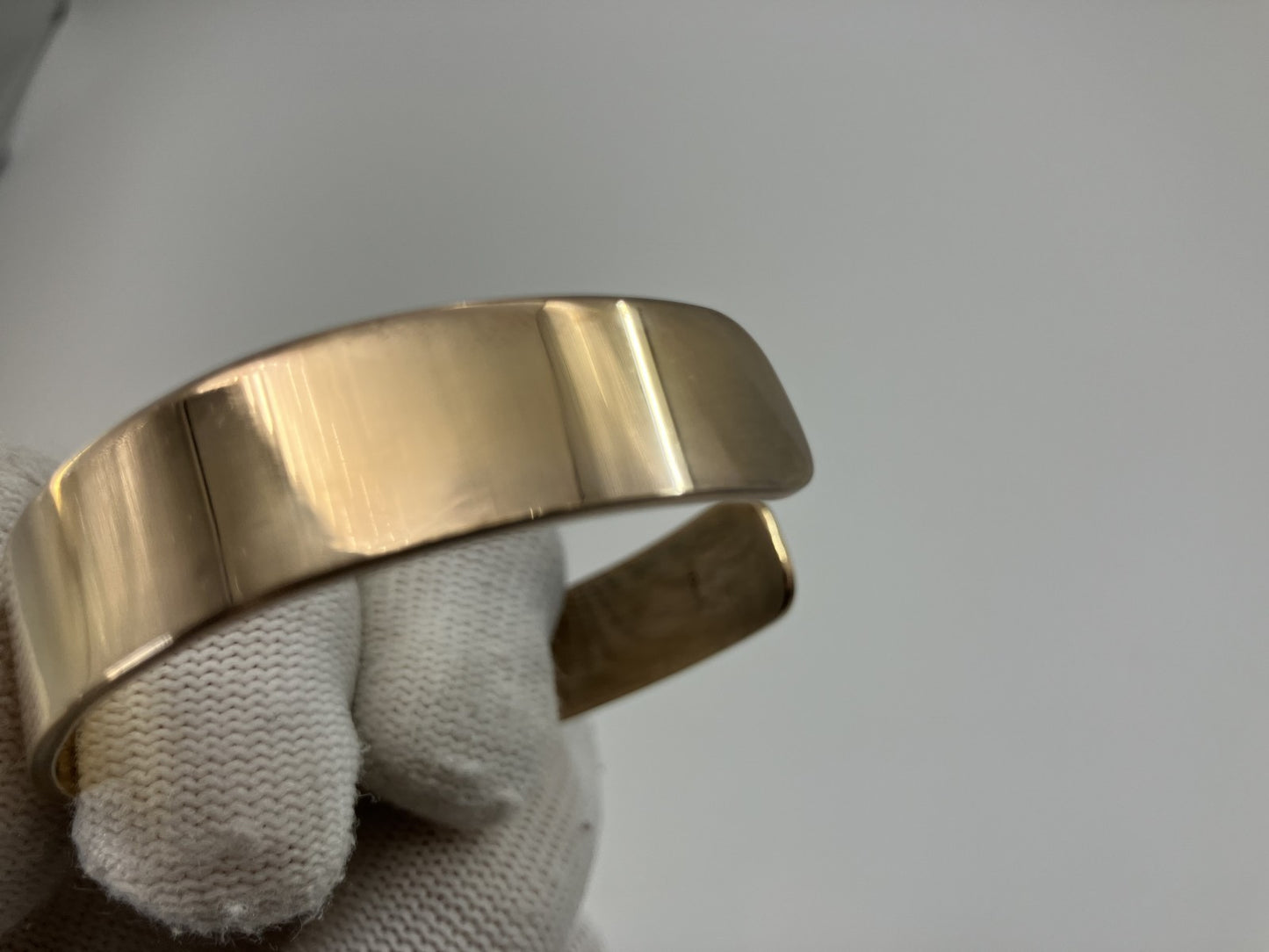 クリスチャンディオール 6.6×5.6ｃｍ（ (2.60×2.20インチ) ） バングル ブレスレット GP ゴールド 送料無料