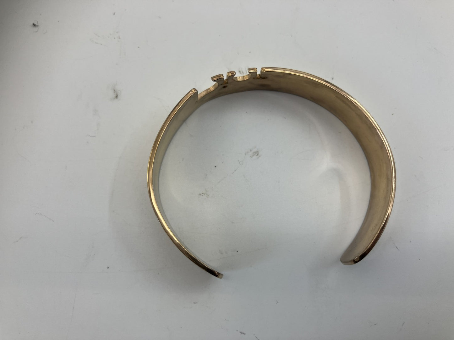 クリスチャンディオール 6.6×5.6ｃｍ（ (2.60×2.20インチ) ） バングル ブレスレット GP ゴールド 送料無料