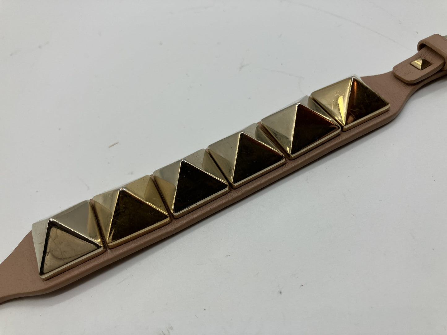 Valentino Garavani Leather Stud Bracelet Gold Nude 21.6cm 17.5-19.5cm