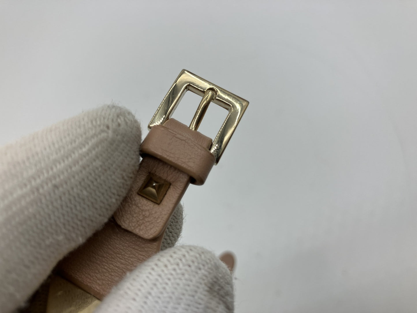 Valentino Garavani Leather Stud Bracelet Gold Nude 21.6cm 17.5-19.5cm