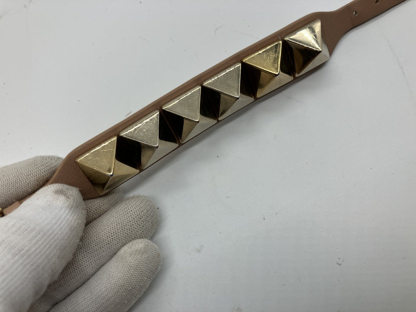 Valentino Garavani Leather Stud Bracelet Gold Nude 21.6cm 17.5-19.5cm