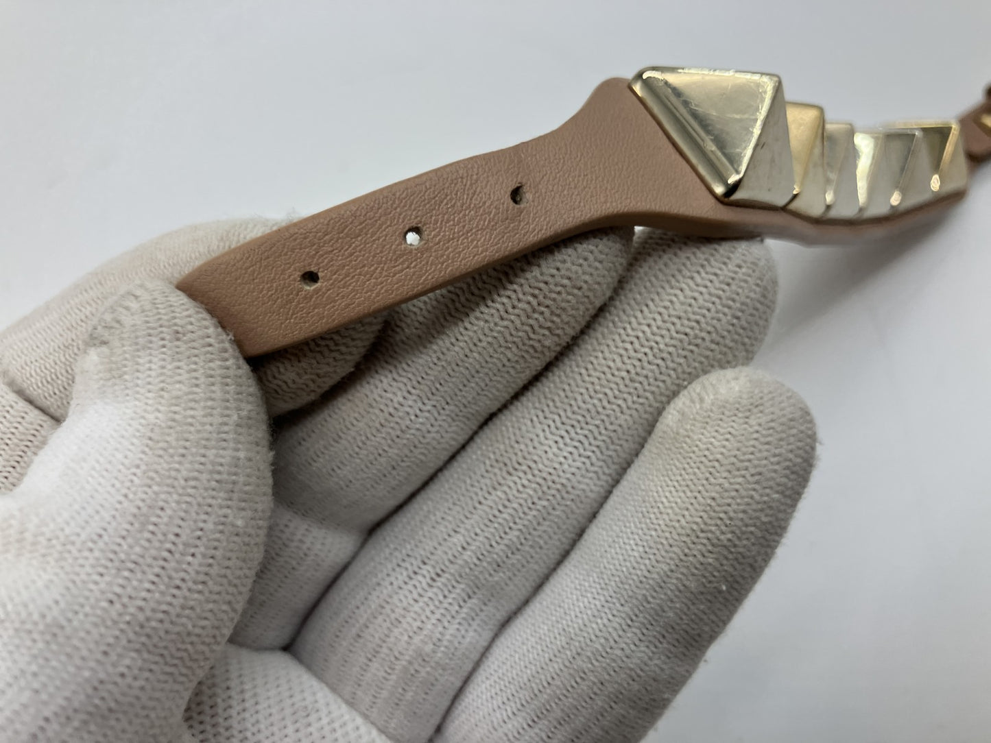 Valentino Garavani Leather Stud Bracelet Gold Nude 21.6cm 17.5-19.5cm