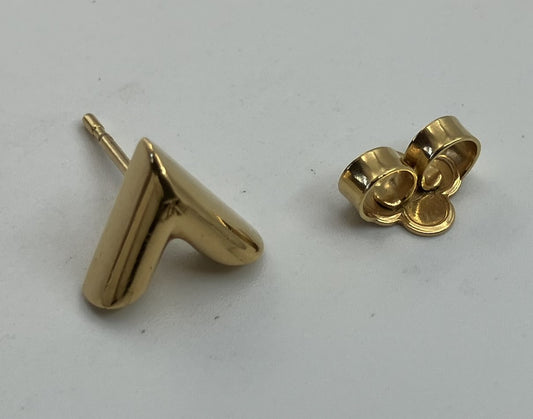 LOUIS VUITTON Essential V earrings M68153 One piece only Gold Free shipping 