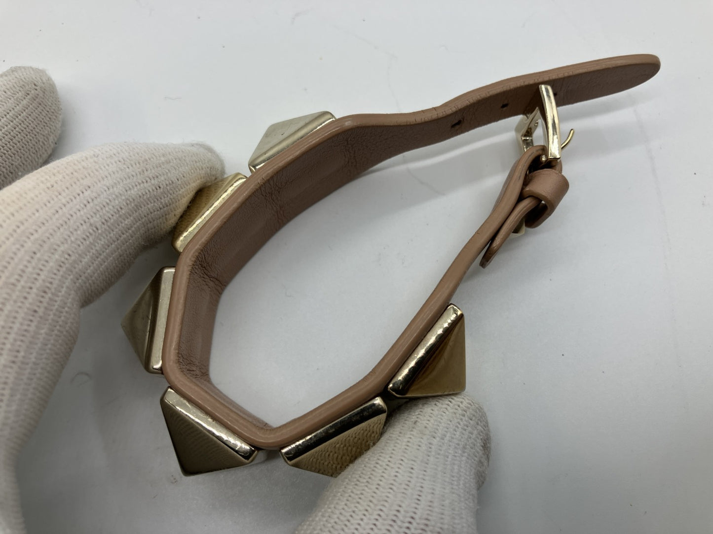 Valentino Garavani Leather Stud Bracelet Gold Nude 21.6cm 17.5-19.5cm